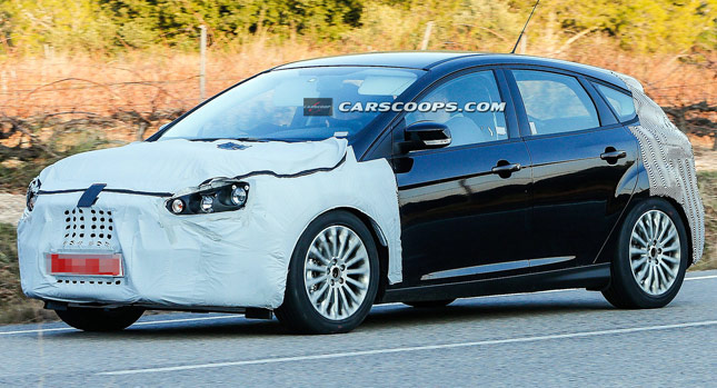  Spy Shots: Ford Focus Hatch and Station Wagon Undergo a Facelift