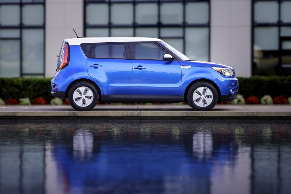     Le risque que la Kia Soul EV bouge montre l'importance de toujours utiliser le frein à main