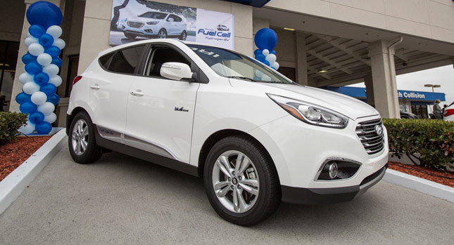  First 2015 Hyundai Tucson Fuel Cell Delivered to U.S. Customer