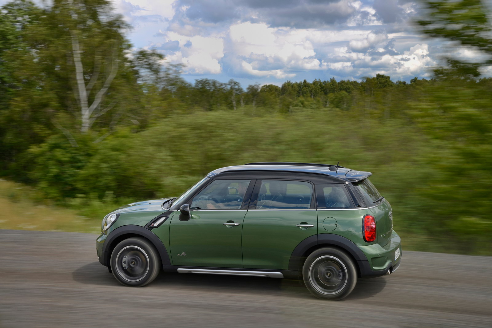 MINI Releases Mega Gallery with the 2015 Countryman with 243 Photos ...