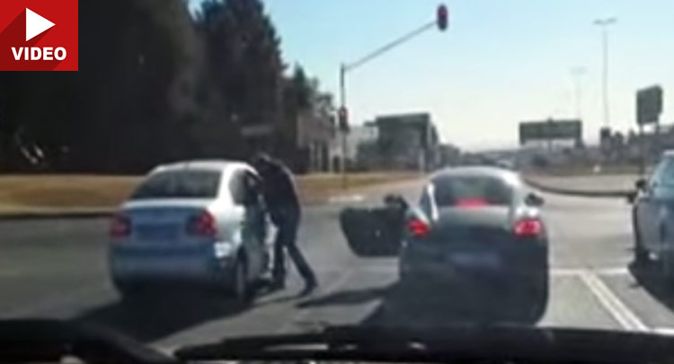  Porsche Cayman Road Rage Incident in South Africa Goes Viral