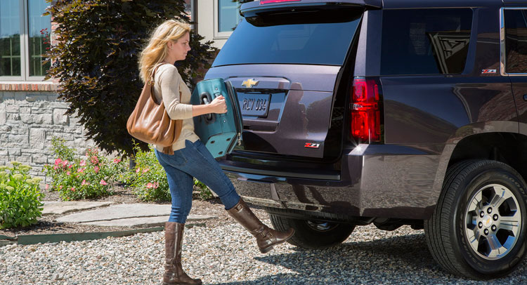  2015 Chevy Tahoe and Suburban Feature Extra “Connectivity and Convenience”