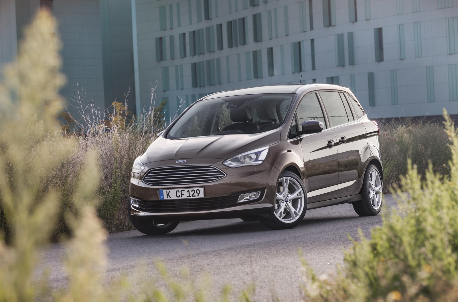 15 Ford C Max Facelift Family Revealed In 43 Photos Carscoops