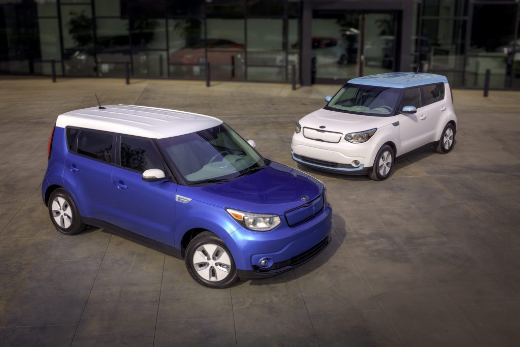     Le risque que la Kia Soul EV bouge montre l'importance de toujours utiliser le frein à main