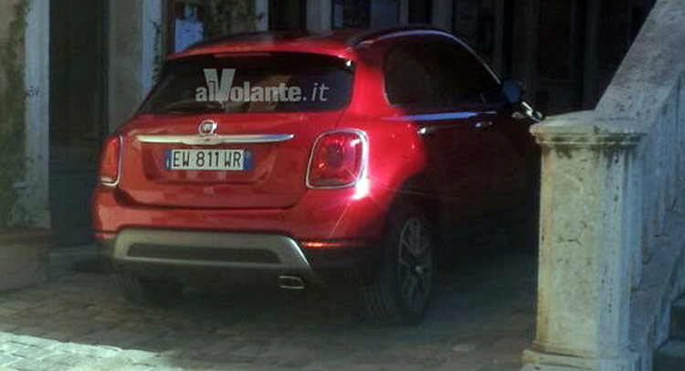  New Fiat 500X Crossover Shows its Butt in Fresh Photos