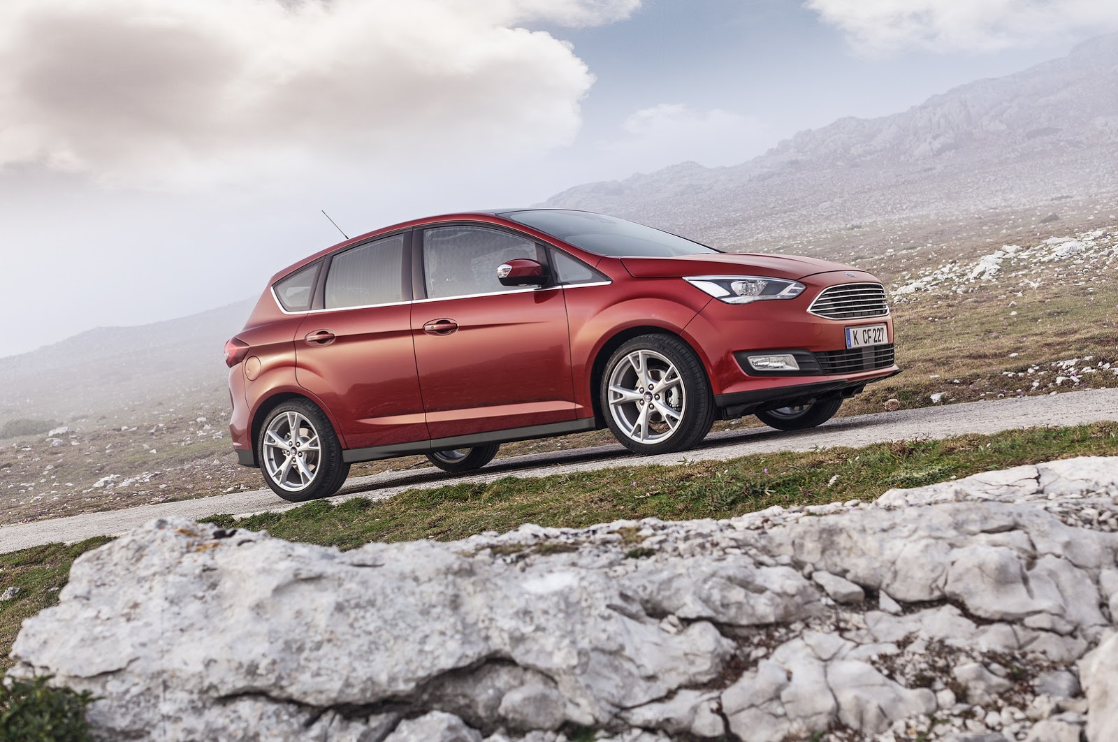 15 Ford C Max Facelift Family Revealed In 43 Photos Carscoops