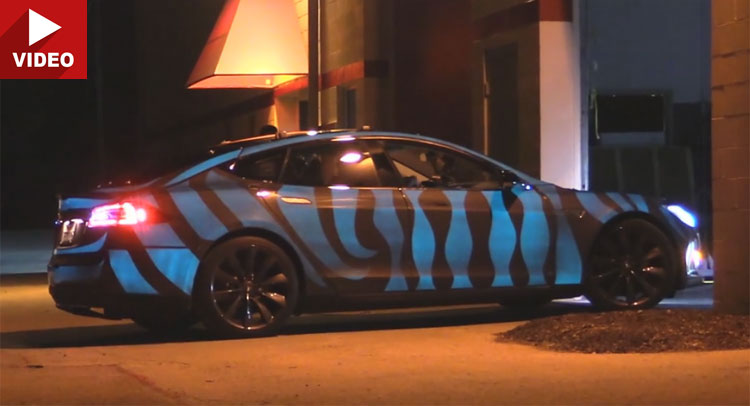  Tesla Model S Gets Animated Glowing Paintwork