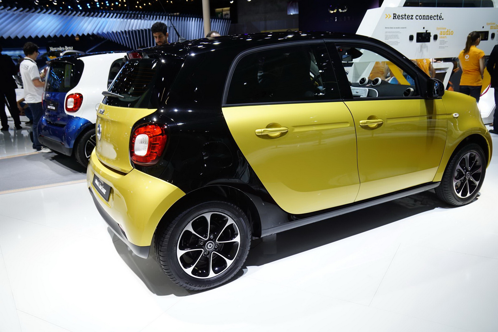 All-New Smart ForTwo and ForFour Are on their Home Turf in Paris