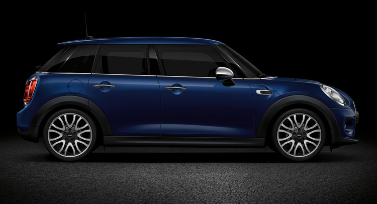  Mini 5-Door Given the “Mini Yours” Personalization Treatment