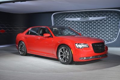 Chrysler 300 Revamped, Gains New 8-Speed Auto Gearbox, SRT Variant Axed ...