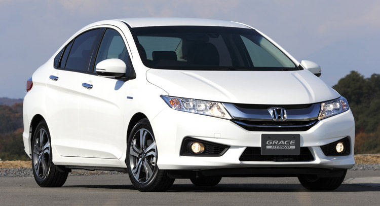  Honda Launches New Grace Hybrid Sedan Based on Fit in Japan [50 Photos]