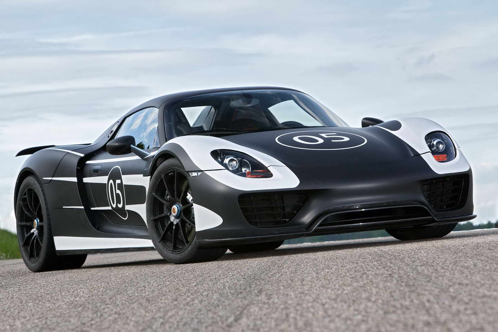 Ontario taxpayers subsidized buyers of $1.1 million Porsche 918