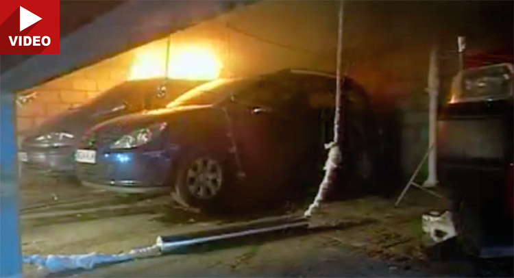  This is How Fast a Small Fire Can Burn Down Cars in a Parking Garage