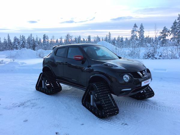 A Nissan Juke on Tank Treads Is as Glorious and Ridiculous as You