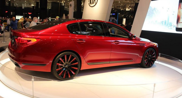  KIA K900 ‘King James Edition’ Posts Up at 2015 Cleveland Auto Show