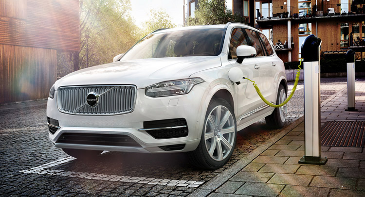  Volvo XC90 T8 Plug-In Hybrid To Start At $68,100 Before $4,600 Tax Credit