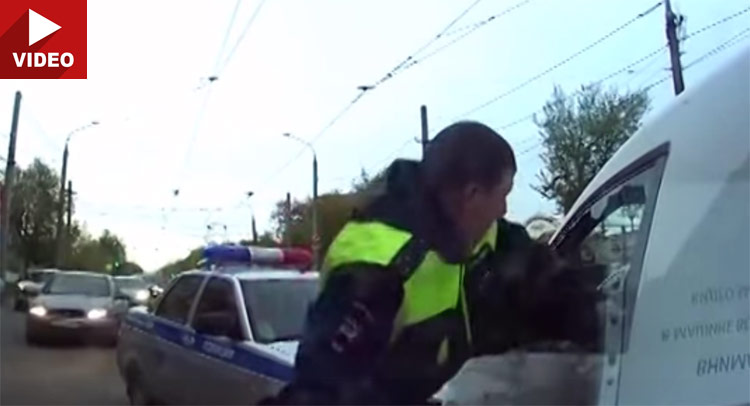  Jackie Chan Has Nothing On This Russian Cop