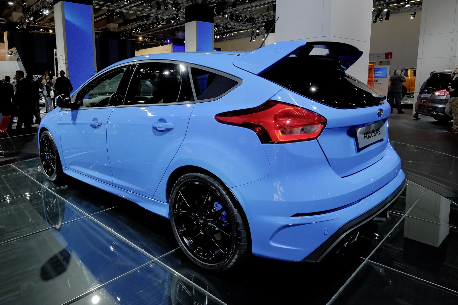 Ford's All-New Focus RS Sprints to 62 MPH in 4.7 Seconds and Hits 165 MPH
