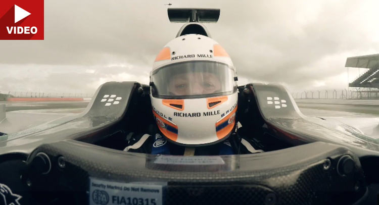  Martin Brundle Drives Mercedes’ Championship-Winning F1 Car at Silverstone