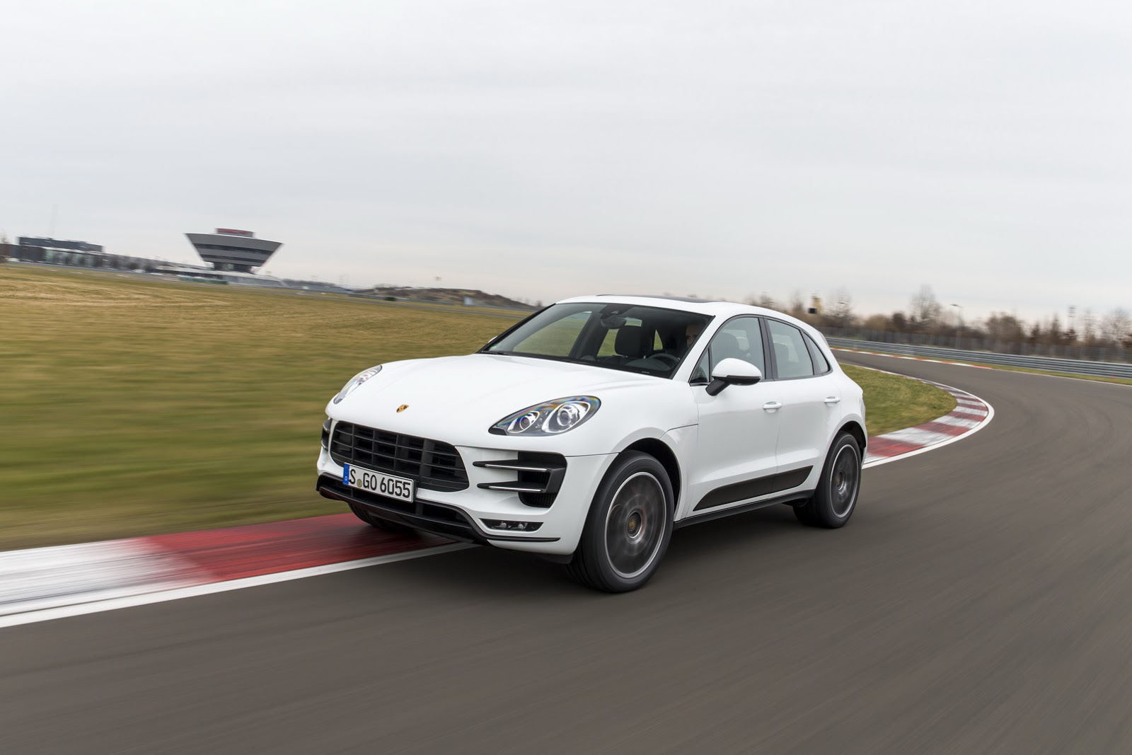 Porsche Issues Precautionary Worldwide Recall Of Macan S And Turbo