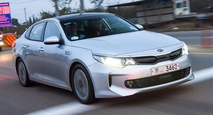  Kia Unveils Optima PHEV, Upgrades Hybrid And Announces Mirai FCV Rival