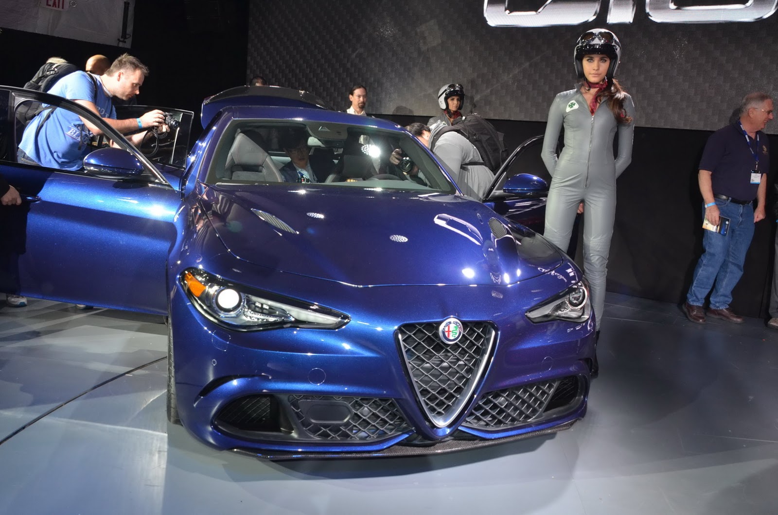 La Woman Sexy Alfa Romeo Giulia Hits The Floor Carscoops