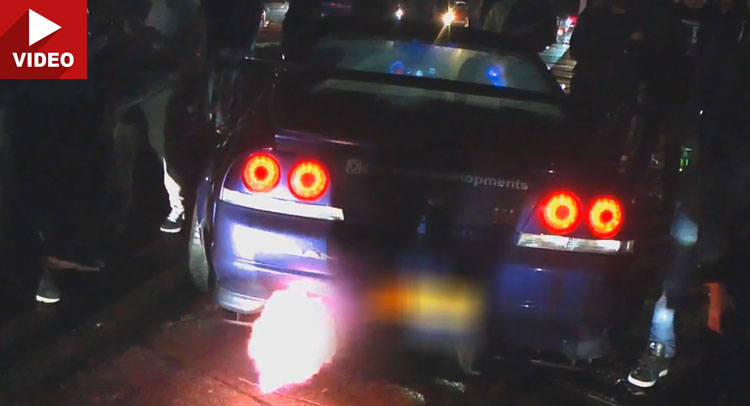  Aventador VS Skyline R33 In Epic Flame Battle