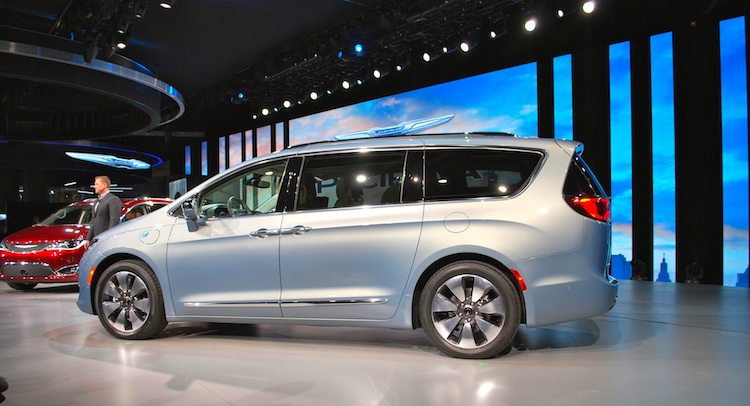  2017 Chrysler Pacifica Is The New Start For Minivans