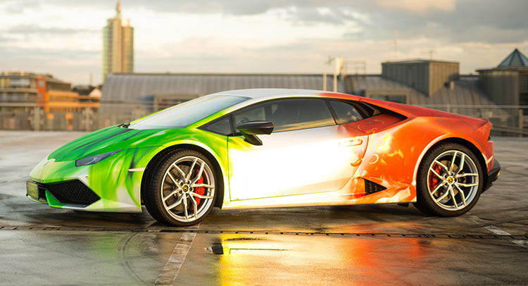  Print Tech Creates A $11,000 Colorfull Wrap For Huracan