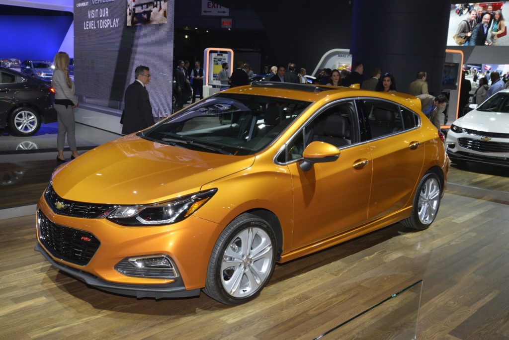 2017 Chevy Cruze Hatch Keeps Making Its Rounds | Carscoops