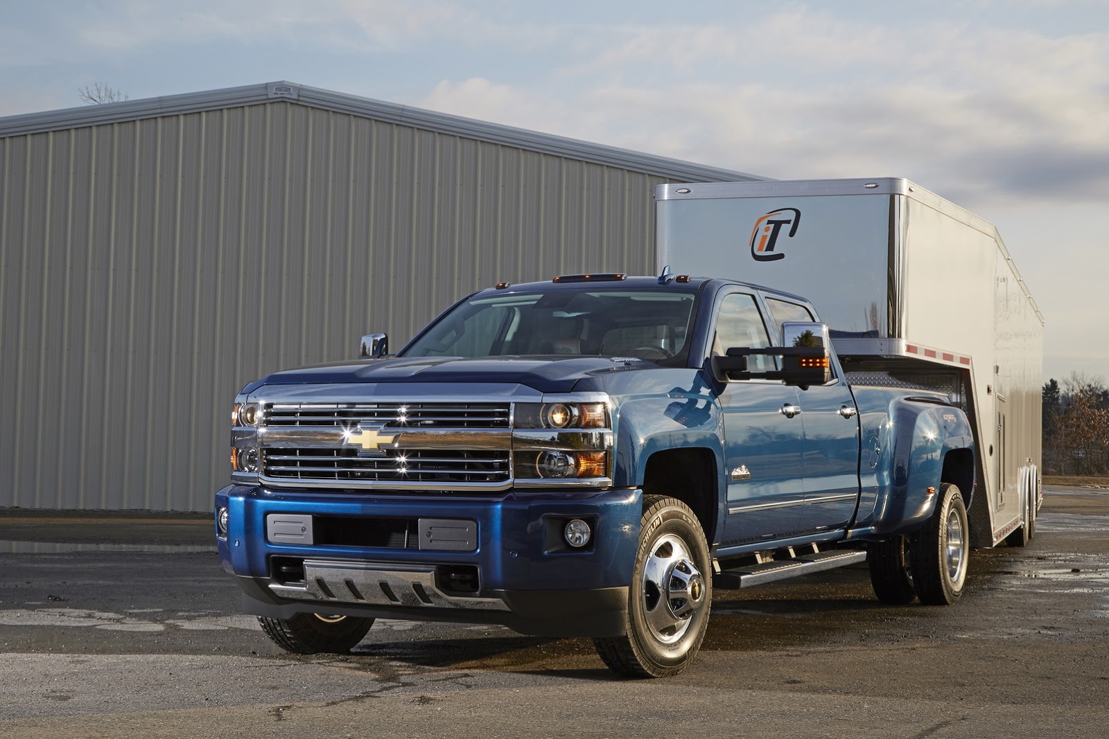 Chevy Silverado Improves Towing Ability With New Trailering Camera