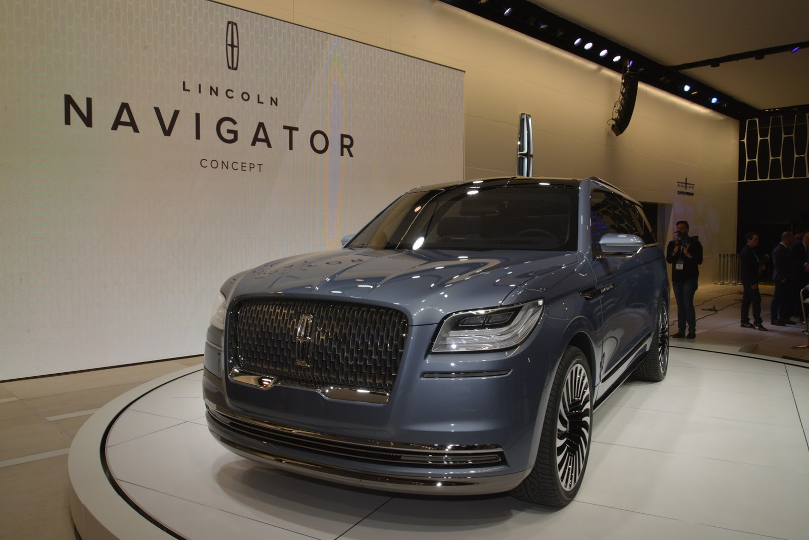 Lincoln Navigator Concept Brings Future ‘Bling’ To NY | Carscoops