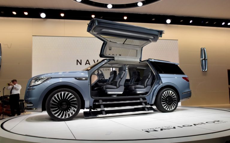 Lincoln Navigator Concept Brings Future ‘Bling’ To NY | Carscoops