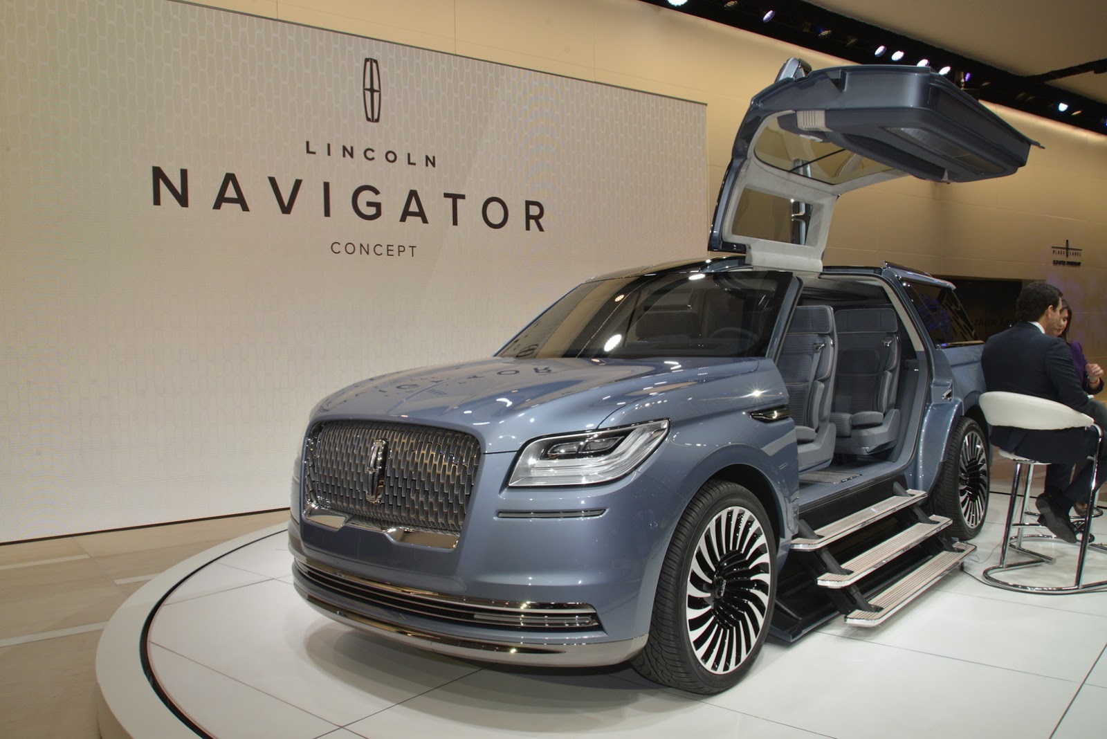 Lincoln Navigator Concept Brings Future ‘Bling’ To NY | Carscoops