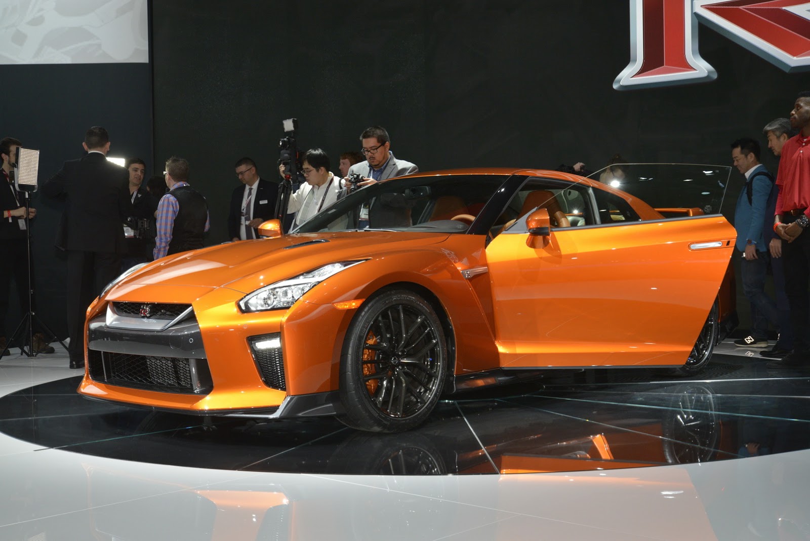 Nissan Gives New Meaning To ‘NY Skyline’ With Legacy Models On Display ...