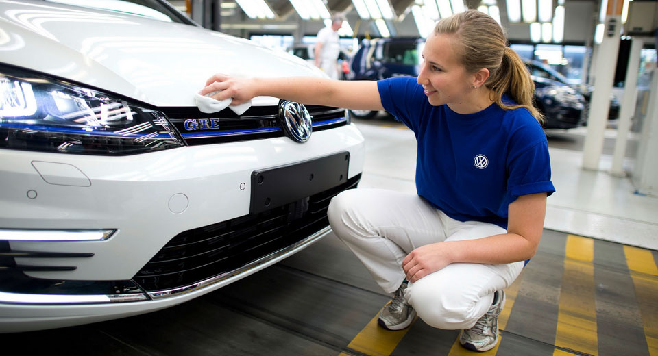  Volkswagen Restarts Production After Resolving Supplier Dispute