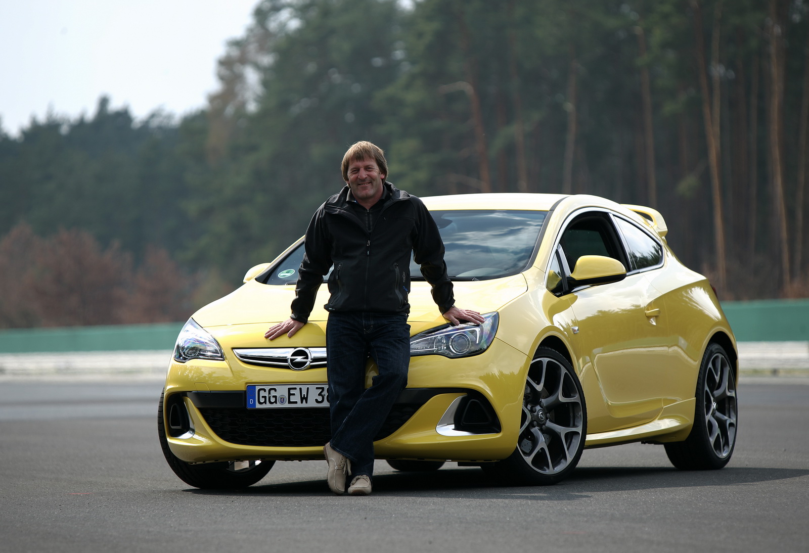 Opel Opens Up Euro Test Site To Public To Celebrate Center S 50th Ann Carscoops