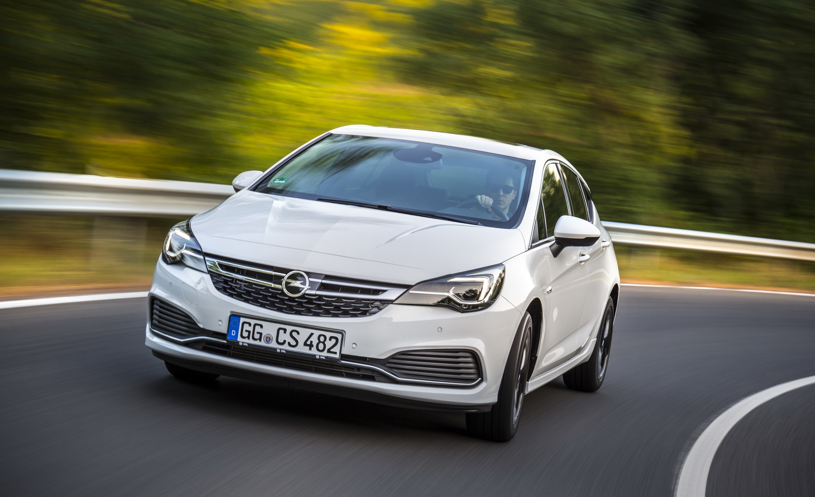 Opel Astra With OPC Line Sport Pack Is Not The Hot Hatch We Expect