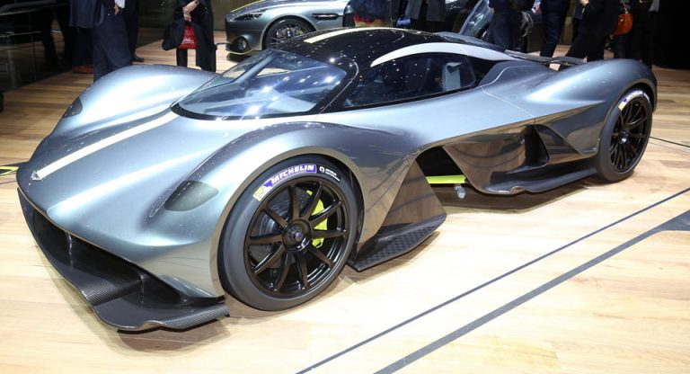 New Aston Martin Valkyrie Scares Off All Other Hypercars In Geneva ...