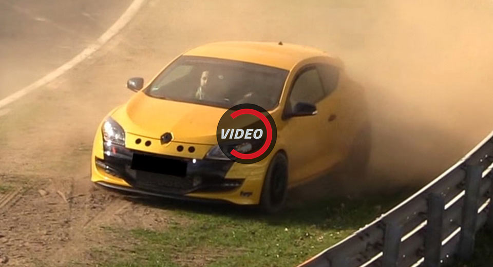  Renault Megane RS Comes Brutally Close To Crashing At The Ring