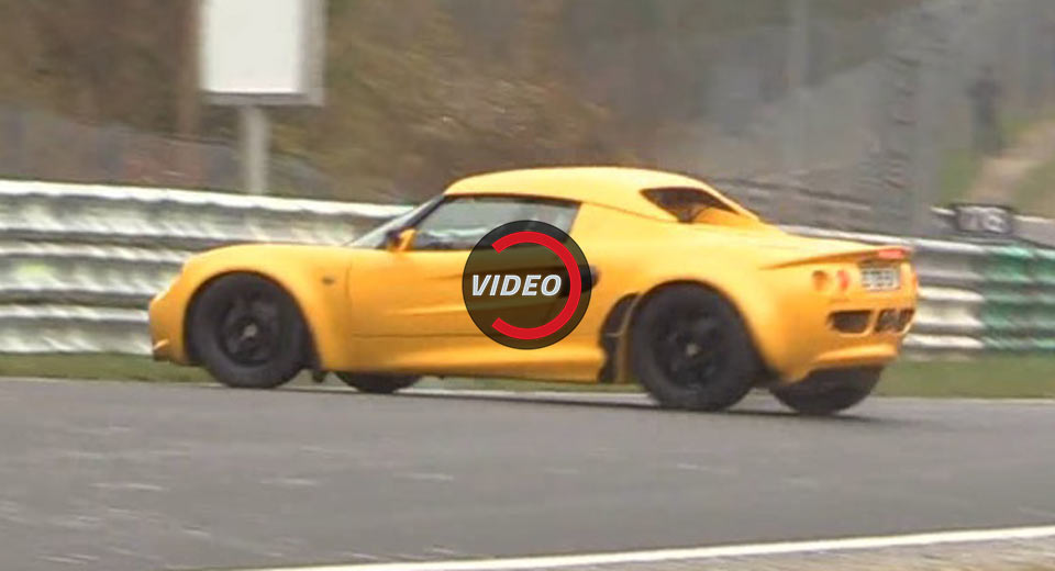  Lotus Elise Does 360-Spin On The ‘Ring, Yet Somehow Avoids Disaster