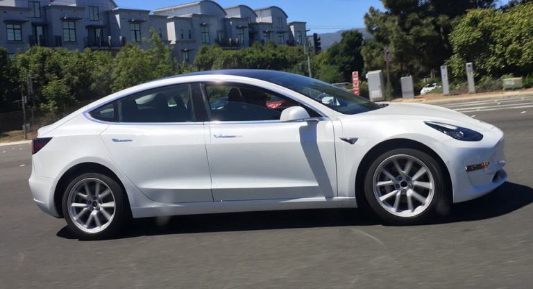 White Tesla Model 3 Spotted In Traffic, All Design Lines Visible ...