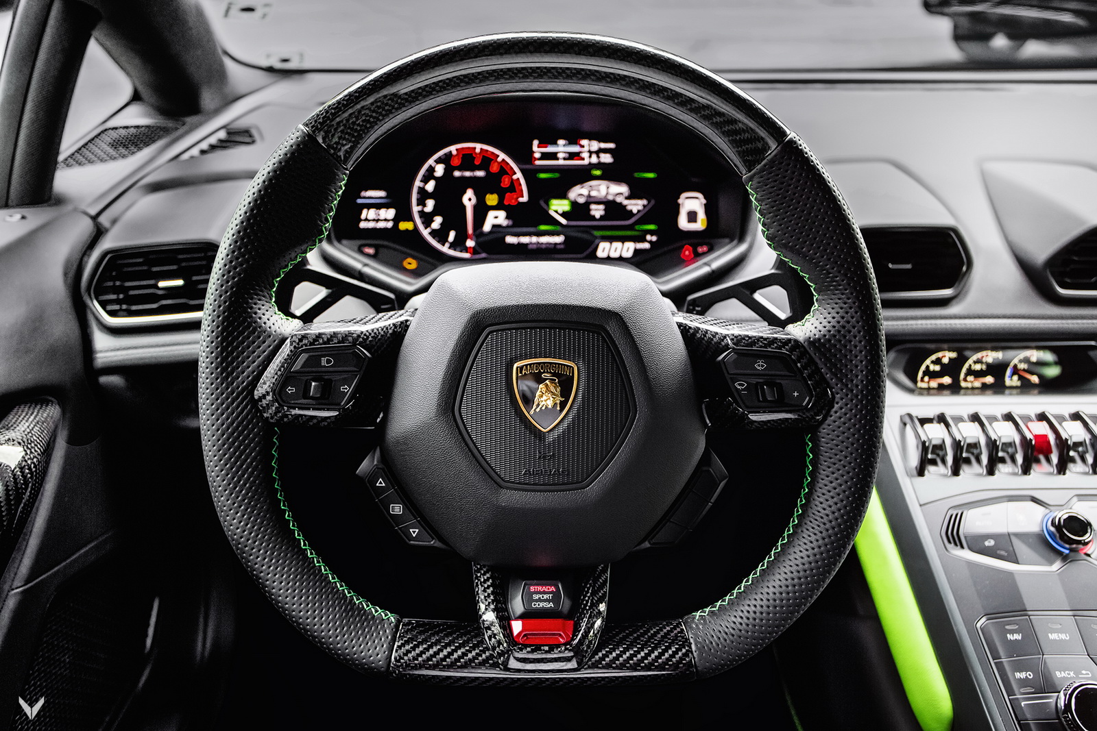 Verde Mantis Lamborghini Huracan Gets A Vilner Interior Makeover ...