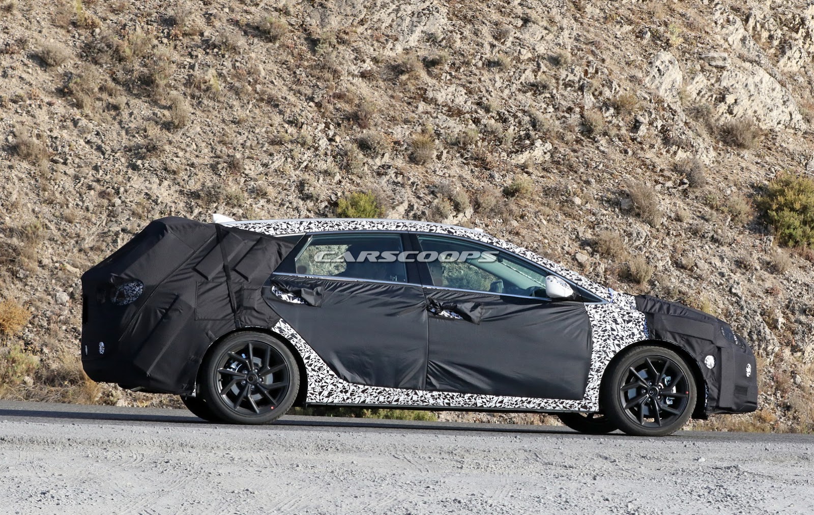 Scoop: Next-Gen Hyundai i40 Tourer Out Testing In The Heat