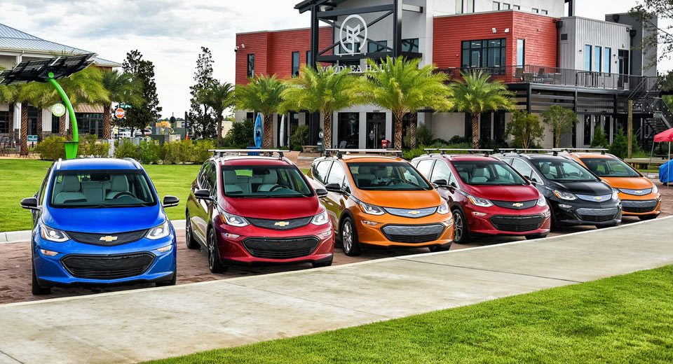  Chevrolet Bolt Finally Starts To Outsell The Volt