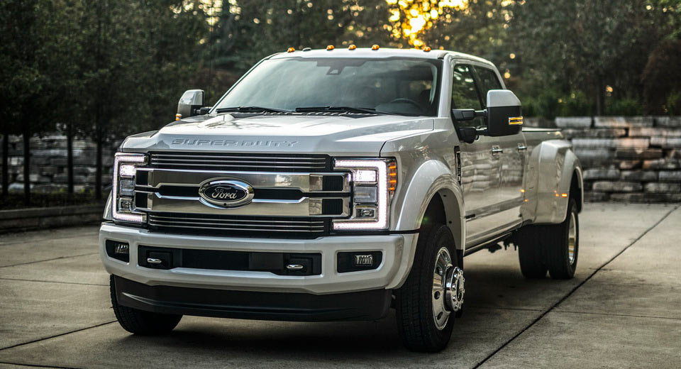  Ford Thinks The World Needs A $100,000 F-450 Luxurious Work Truck