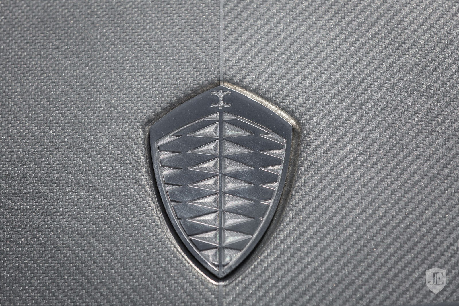 Koenigsegg знак