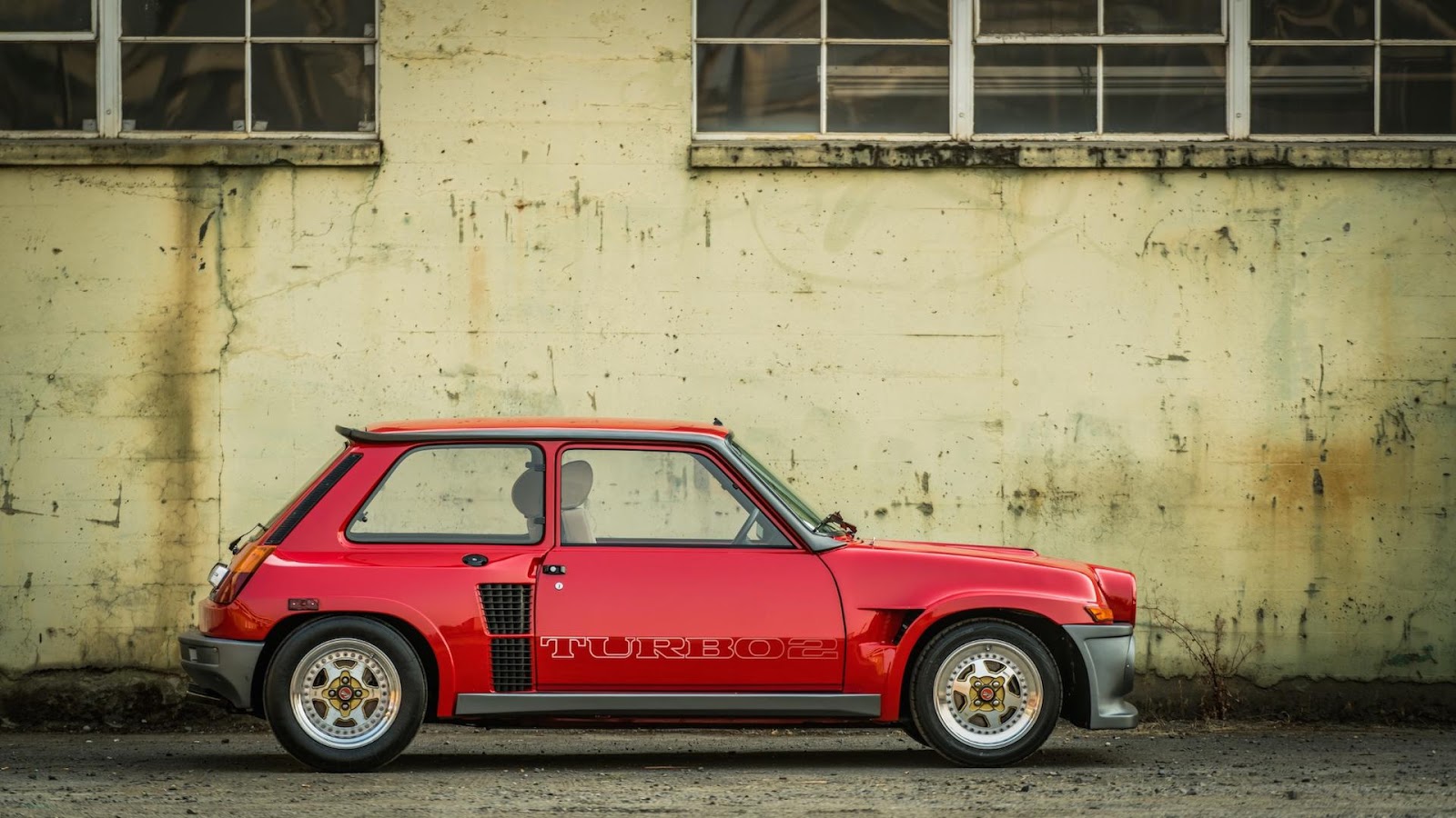 This Renault 5 Turbo 2 RWD Hot Hatch Hides A 13B Rotary Surprise
