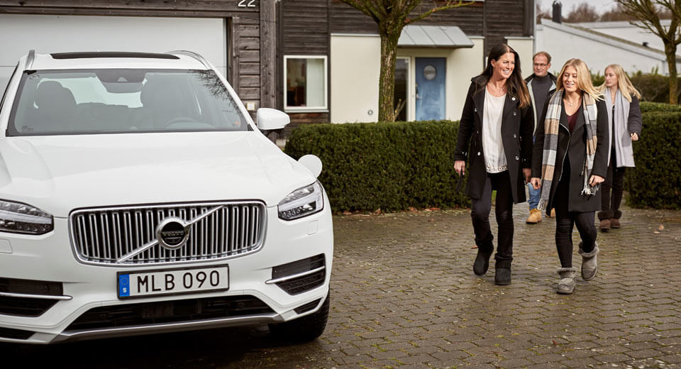  Volvo Starts Delivering Self-Driving Prototypes To Swedish Families