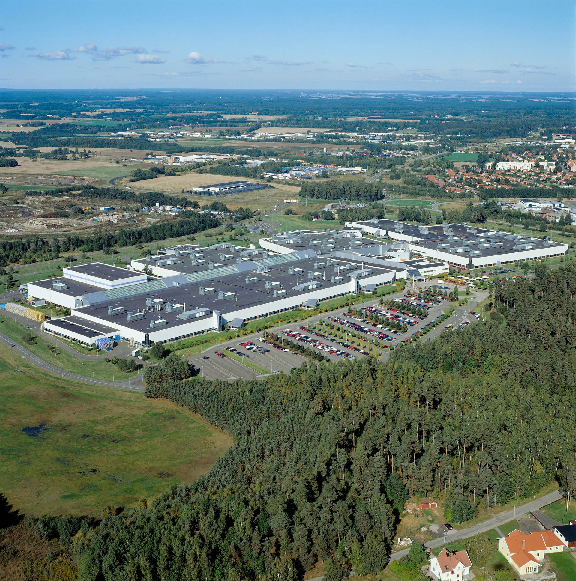 Volvo’s Main Engine Plant In Sweden Has Gone Entirely Carbon-Neutral ...